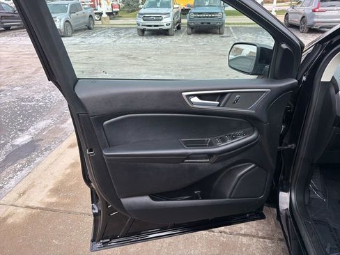 Used 2024 Ford Edge SEL w/ Convenience Package image 18