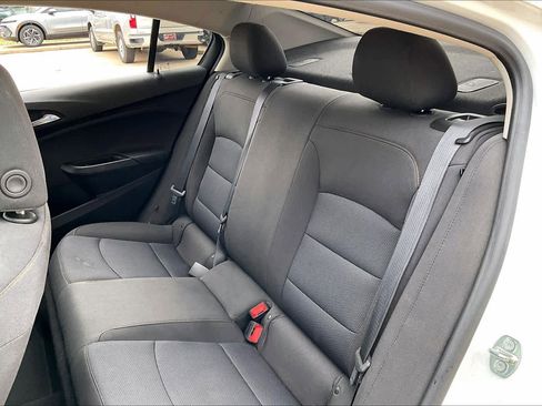 Used 2018 Chevrolet Cruze LS image 19