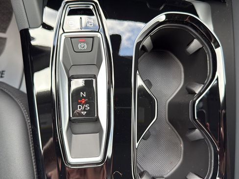 New 2026 Audi Q5 Premium image 17