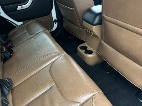 Used 2016 Jeep Wrangler Unlimited Sahara w/ Connectivity Group image 29