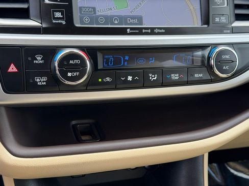 Used 2017 Toyota Highlander Limited w/ Protection Package #3 image 24