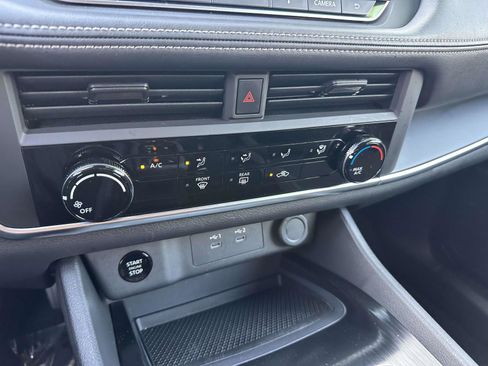 Used 2025 Nissan Rogue S image 23
