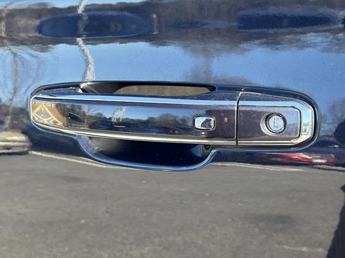 Used 2019 GMC Yukon XL Denali w/ Denali Ultimate Package image 42