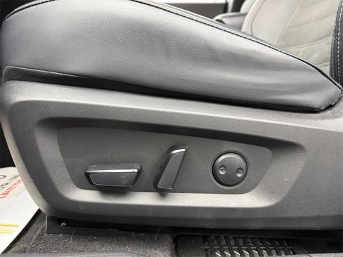 Used 2024 Mitsubishi Outlander 4WD Plug-In Hybrid image 13