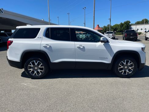 Used 2022 GMC Acadia SLE FWD image 4