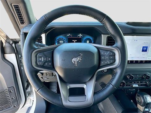 Used 2025 Ford Bronco Outer Banks image 11