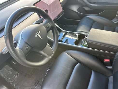 Used 2020 Tesla Model 3 Standard Range Plus RWD image 10
