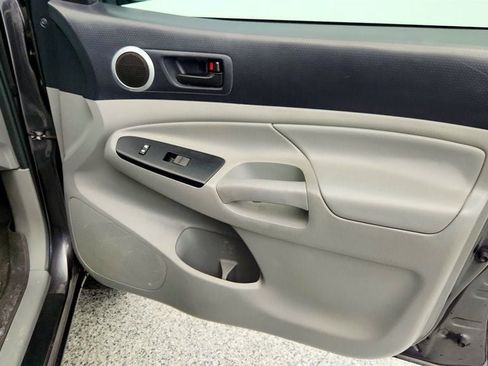 Used 2015 Toyota Tacoma 4x4 Double Cab image 25