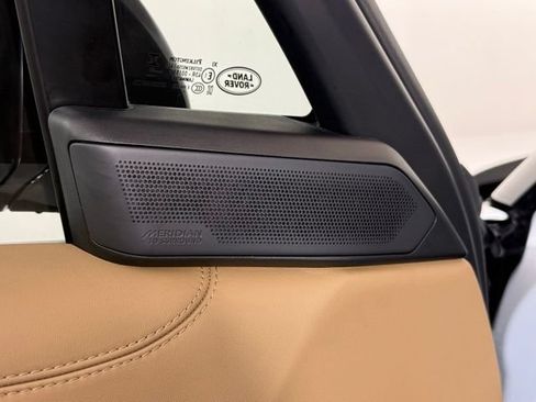Used 2025 Land Rover Range Rover SE AWD/4WD image 29