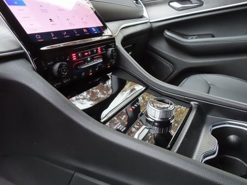 New 2025 Jeep Grand Cherokee Limited w/ Luxury Tech Group II image 6