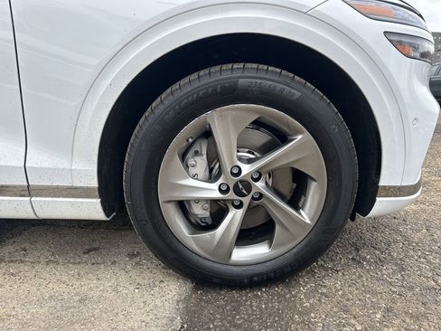 Used 2026 Genesis GV70 2.5T Advanced image 25