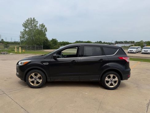 Used 2014 Ford Escape SE FWD image 2
