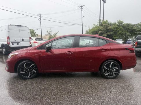 Used 2024 Nissan Versa SR FWD image 6