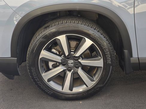 Certified 2024 Honda Pilot Touring image 9