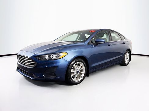 Used 2019 Ford Fusion SE image 4