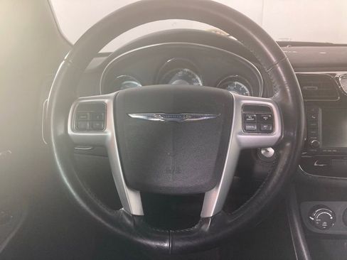 Used 2011 Chrysler 200 Touring image 5
