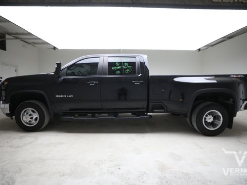 Used 2025 Chevrolet Silverado 3500 LT w/ Safety Package AWD/4WD image 2