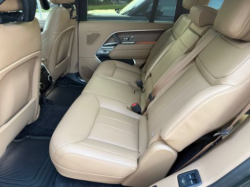 Used 2026 Land Rover Range Rover Long Wheelbase SE AWD/4WD image 23