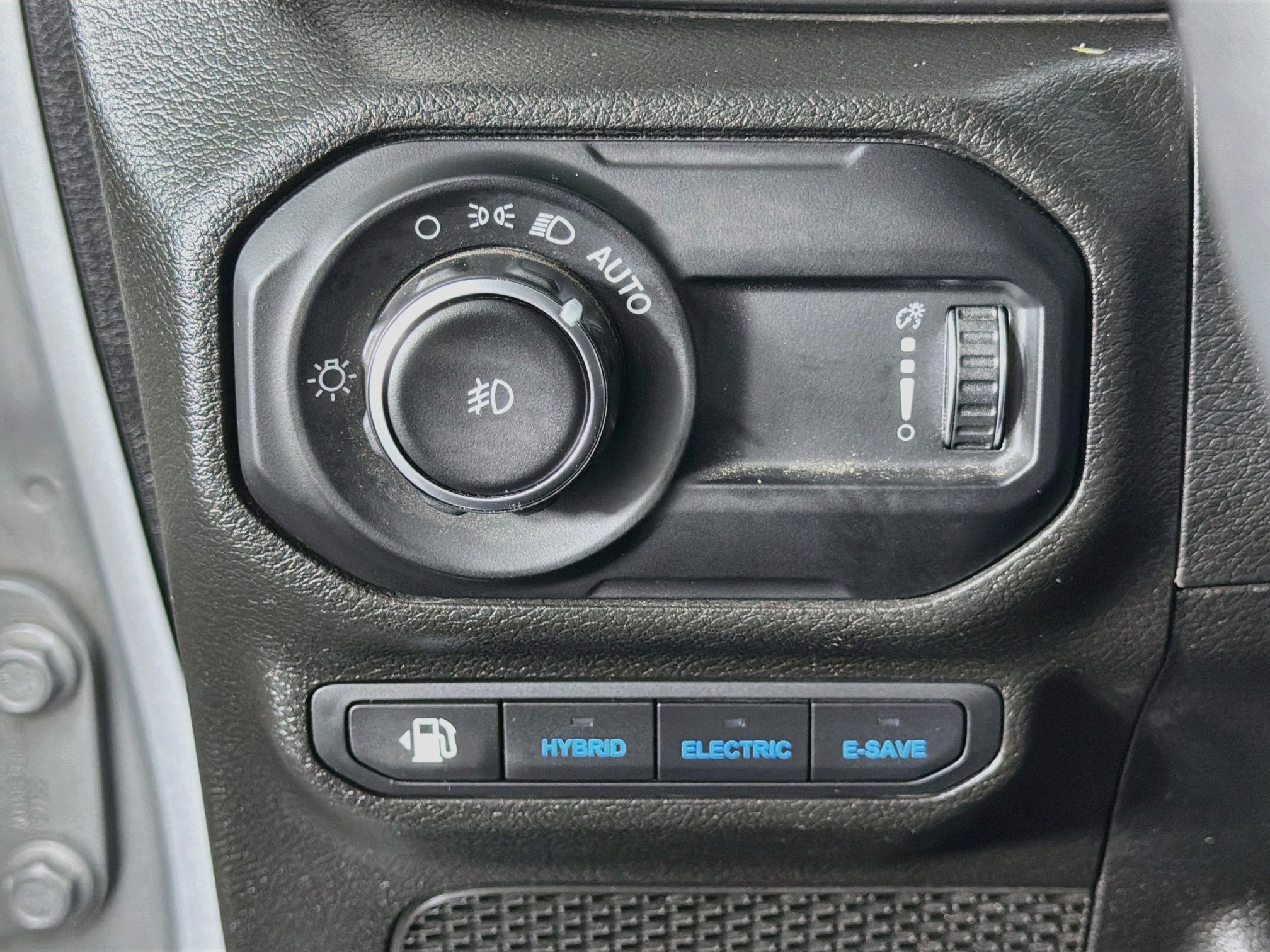 Used 2023 Jeep Wrangler Unlimited w/ Cold Weather Group AWD/4WD image 16