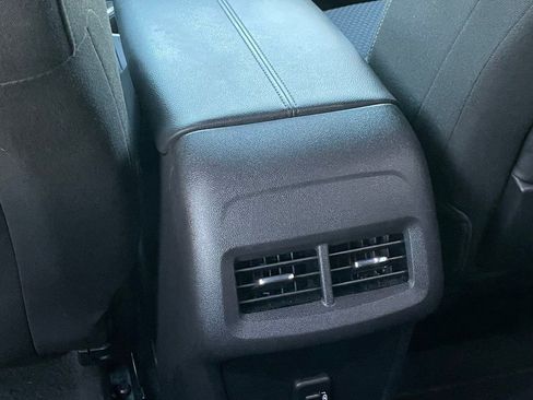 Used 2024 GMC Terrain SLE image 24