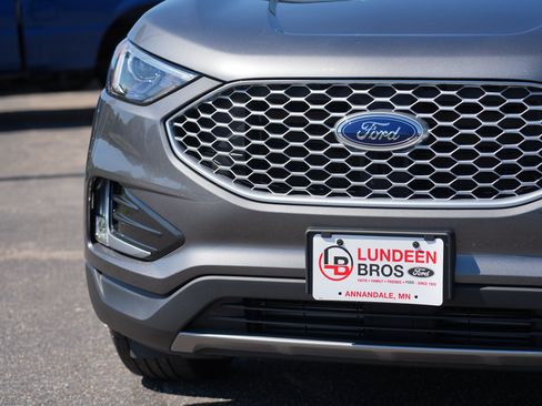 Used 2024 Ford Edge SEL w/ Convenience Package AWD/4WD image 11