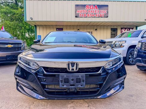 Used 2018 Honda Accord LX image 2