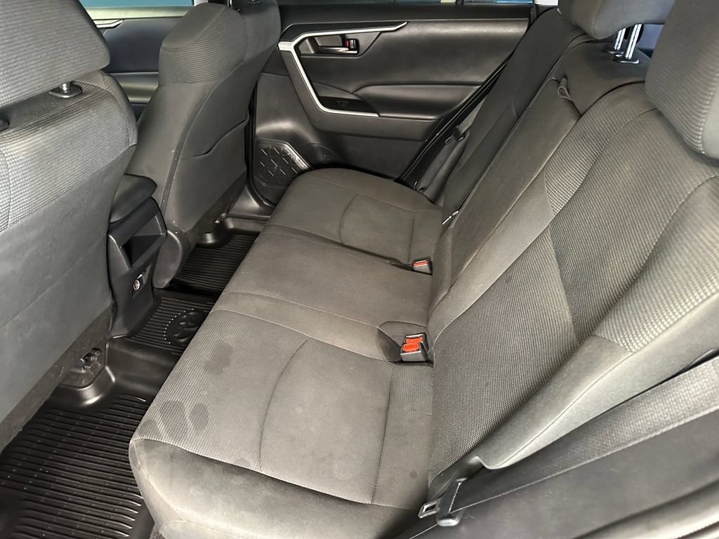 Used 2021 Toyota RAV4 LE FWD image 21