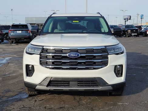 New 2026 Ford Explorer Active w/ Active Comfort Package image 2