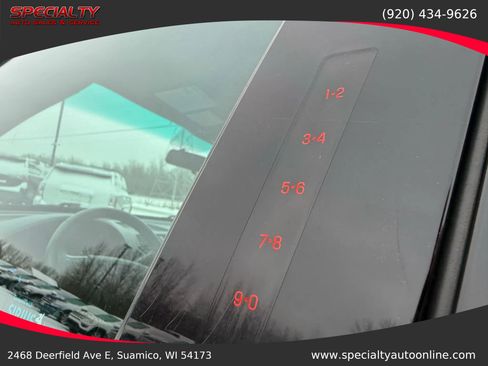 Used 2016 Ford Explorer XLT image 12