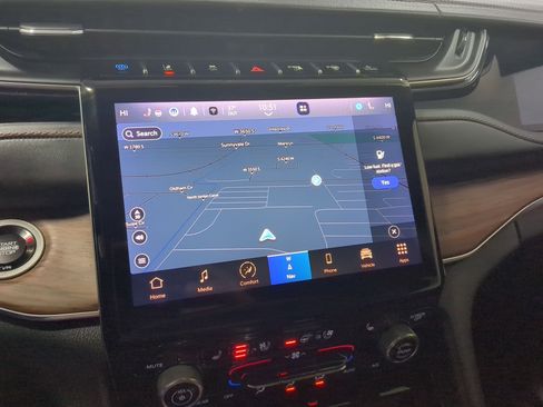 Used 2022 Jeep Grand Cherokee Summit w/ Advanced Protech Group IV image 15