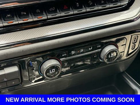 Used 2024 Chevrolet Silverado 1500 ZR2 AWD/4WD image 25