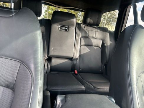 Used 2018 Land Rover Range Rover HSE image 32