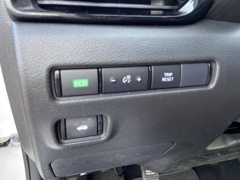 Used 2025 Nissan Sentra SV FWD image 47