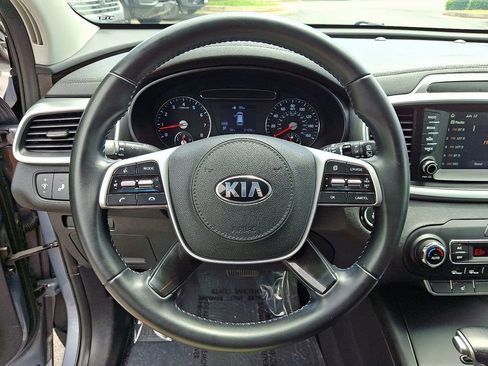 Used 2020 Kia Sorento S FWD image 19