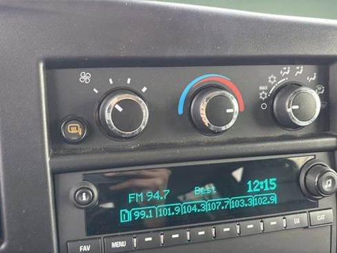 Used 2023 Chevrolet Express 3500 LS image 27