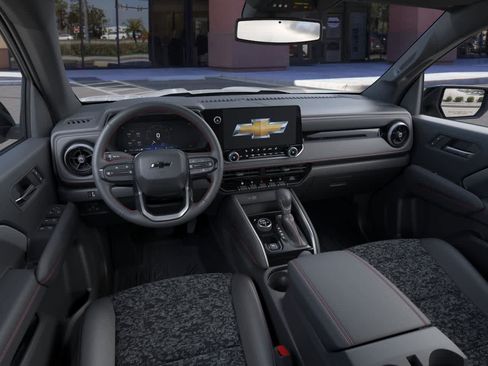 Used 2026 Chevrolet Colorado Z71 AWD/4WD image 15
