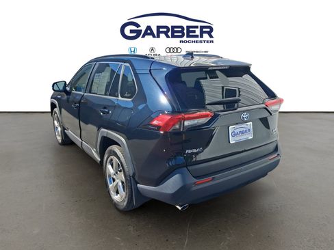 Used 2021 Toyota RAV4 XLE Premium AWD/4WD image 3