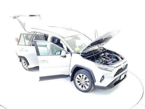 Certified 2022 Toyota RAV4 XLE Premium image 24