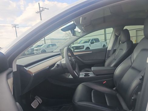 Used 2022 Tesla Model Y Performance image 10