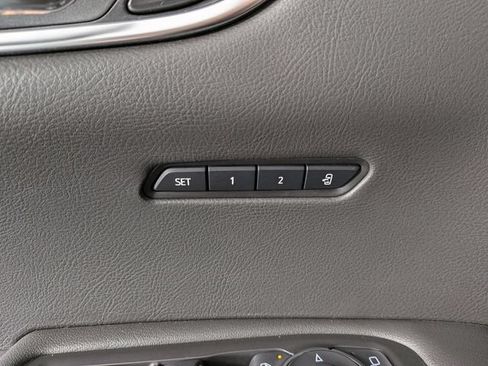 Certified 2023 Cadillac XT6 Luxury AWD/4WD image 9
