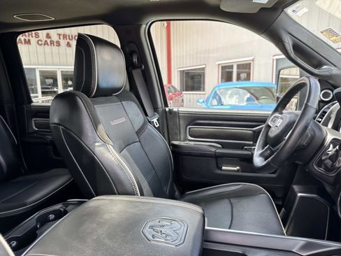 Used 2024 RAM 2500 Laramie w/ Night Edition AWD/4WD image 10