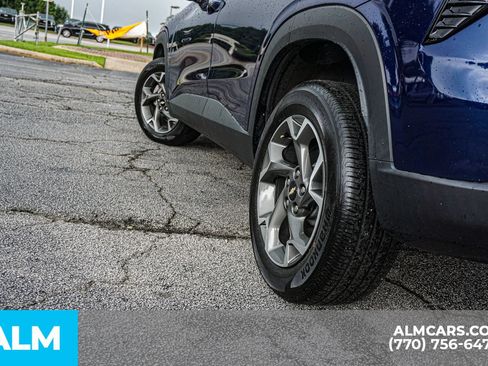 Used 2024 Chevrolet Trax LT w/ LT Convenience Package FWD image 13