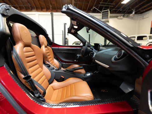 Used 2018 Alfa Romeo 4C Spider w/ Convenience Group - Spider image 92