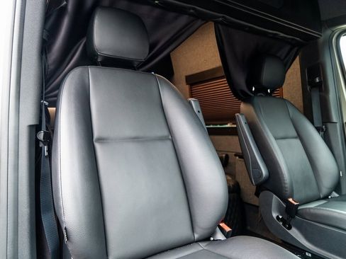 Used 2022 Mercedes-Benz Sprinter 2500 image 16