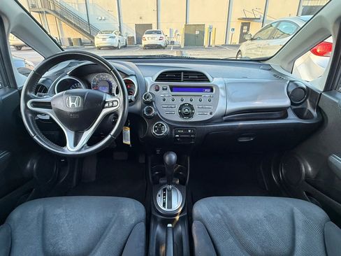 Used 2011 Honda Fit Sport image 3