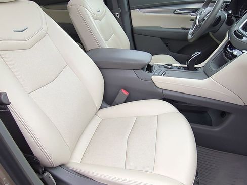 Certified 2023 Cadillac XT5 Premium Luxury image 23