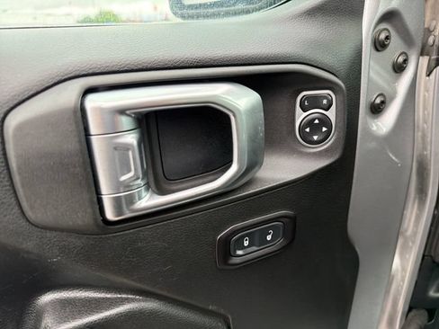 Used 2019 Jeep Wrangler Unlimited Rubicon AWD/4WD image 18
