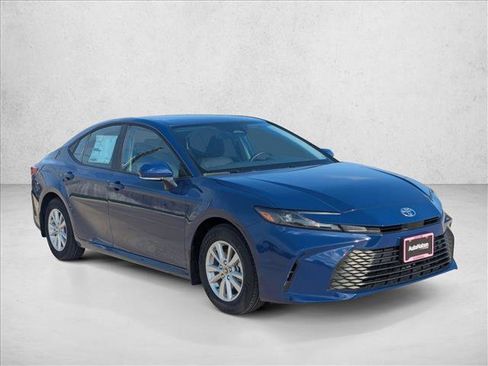 Used 2026 Toyota Camry LE w/ Convenience Package FWD image 7