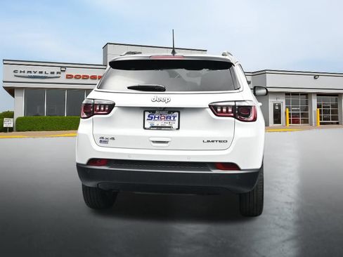 Used 2025 Jeep Compass Limited AWD/4WD image 4