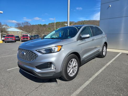 Certified 2024 Ford Edge SEL w/ Convenience Package AWD/4WD image 8